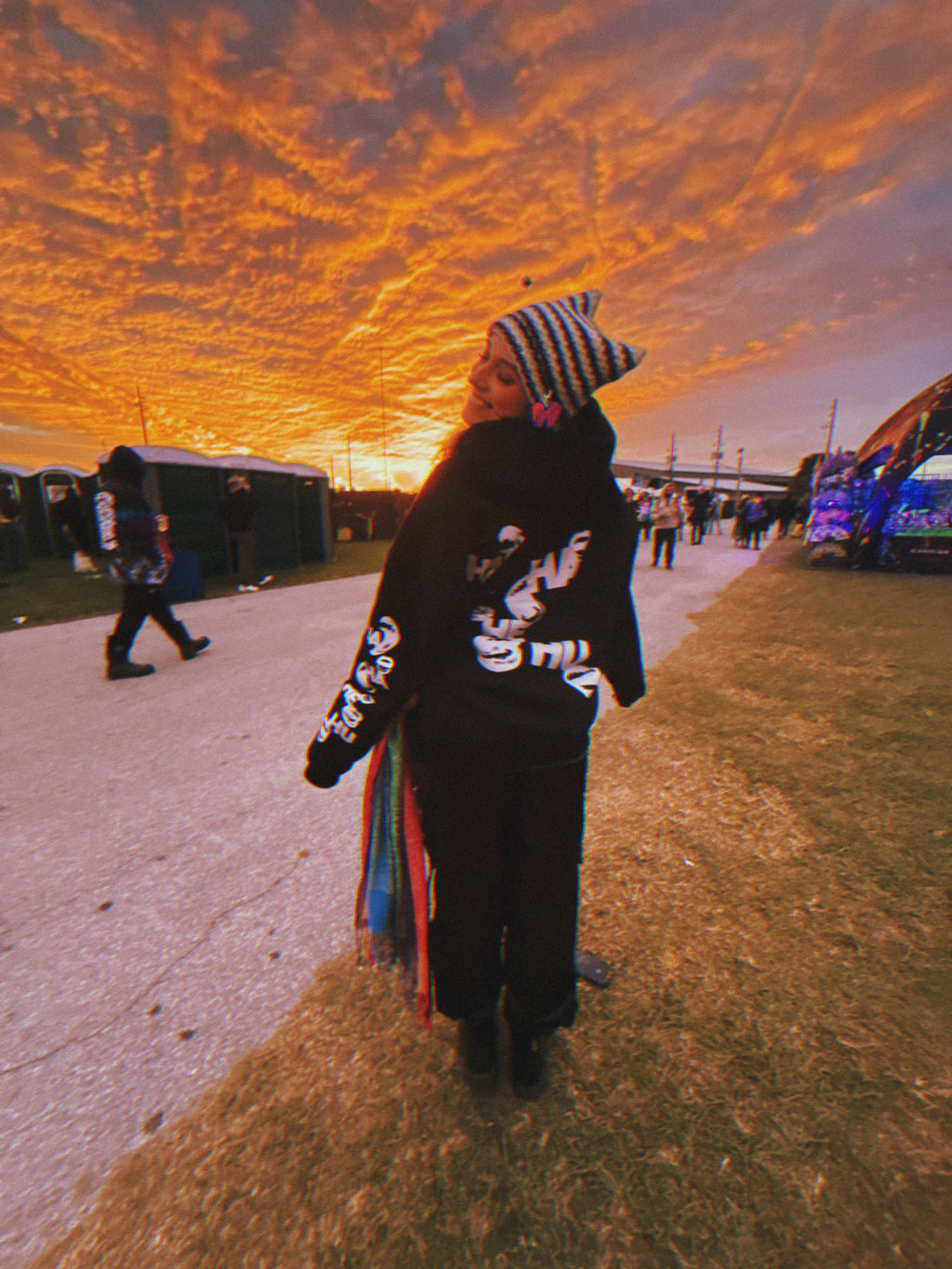 Ha Ha He Hoodie | Hoodie oversize en polaire imprimé sur la manche